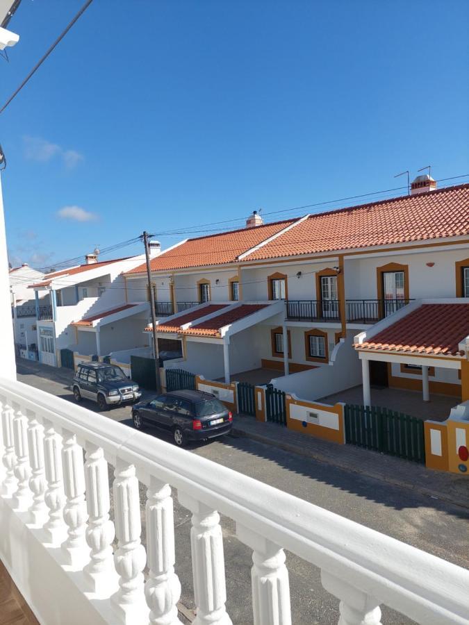 Lagoa Azul Guest House Вила Нова де Милфонтеш Екстериор снимка