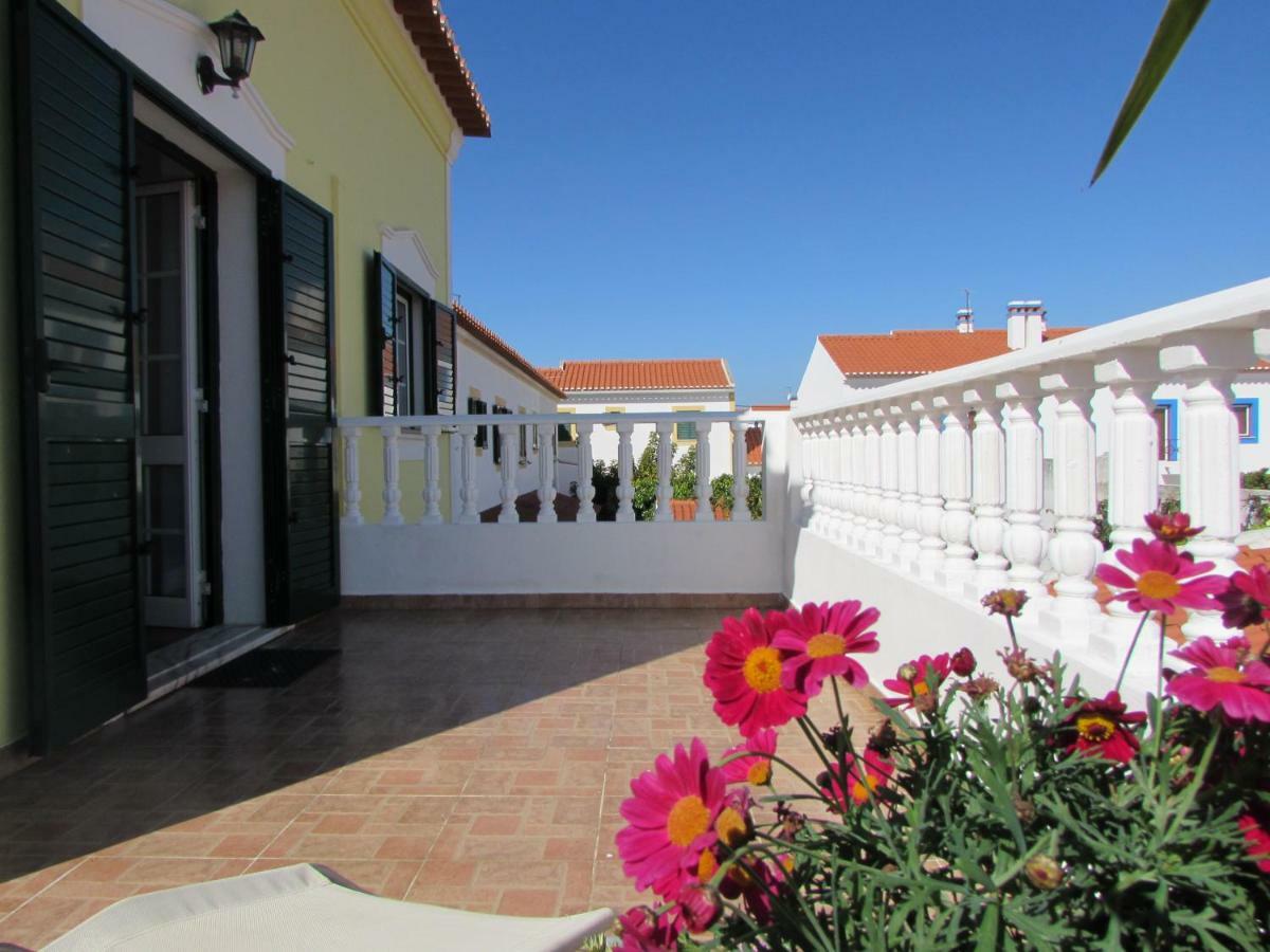 Lagoa Azul Guest House Вила Нова де Милфонтеш Екстериор снимка